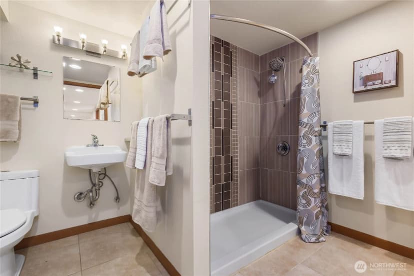 Property photo for 11704 Palatine Avenue N, Seattle photo 33