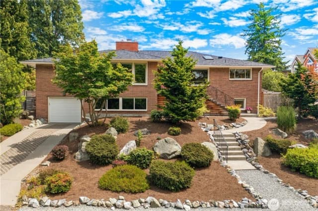 Property photo for 11704 Palatine Avenue N, Seattle