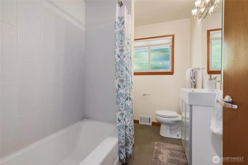Property photo for 11704 Palatine Avenue N, Seattle photo 23