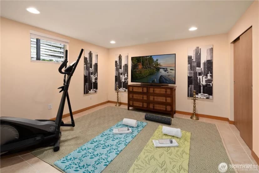 Property photo for 11704 Palatine Avenue N, Seattle photo 32