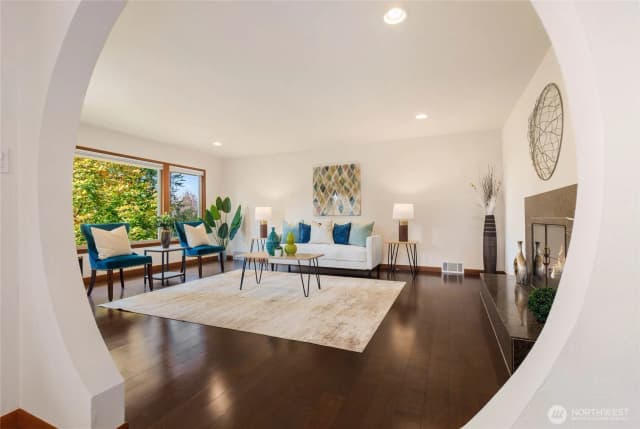 Property photo for 11704 Palatine Avenue N, Seattle photo 5