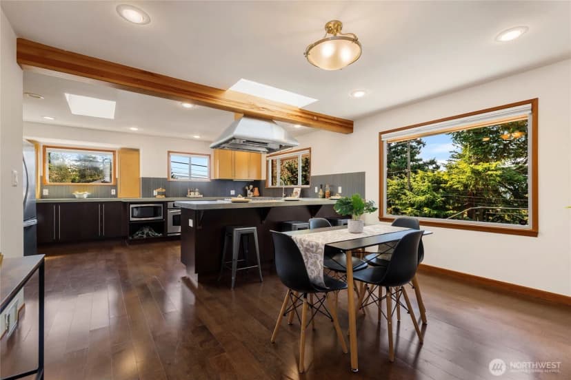 Property photo for 11704 Palatine Avenue N, Seattle photo 10
