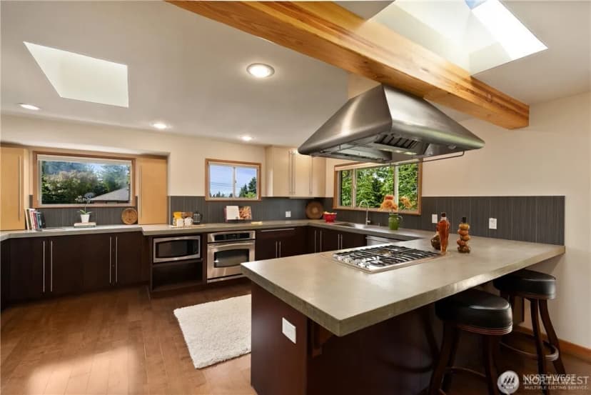 Property photo for 11704 Palatine Avenue N, Seattle photo 11