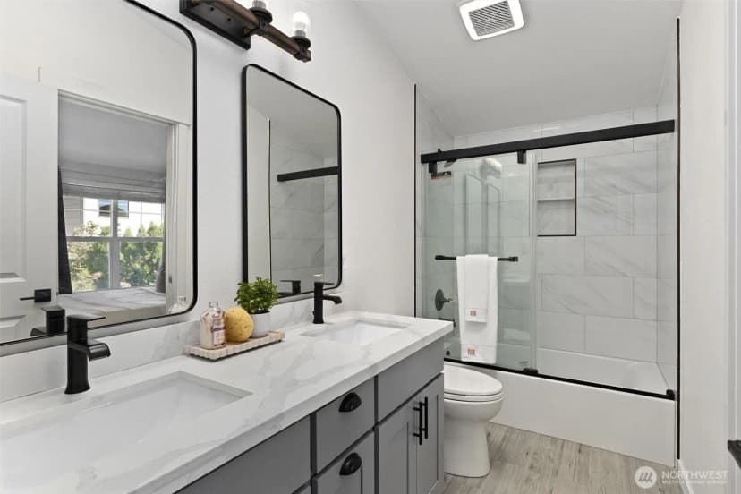 Property photo for 2628 B 57th Street, Seattle photo 16