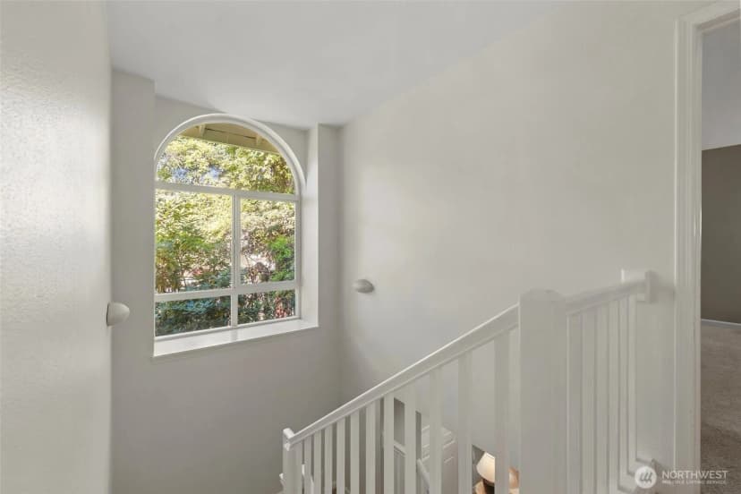 Property photo for 12438 Ne 7th Place, Bellevue photo 16