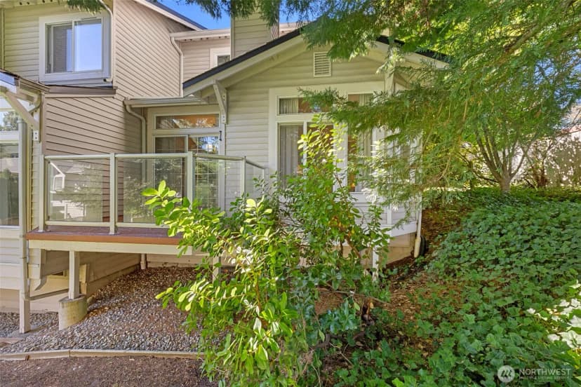 Property photo for 12438 Ne 7th Place, Bellevue photo 32