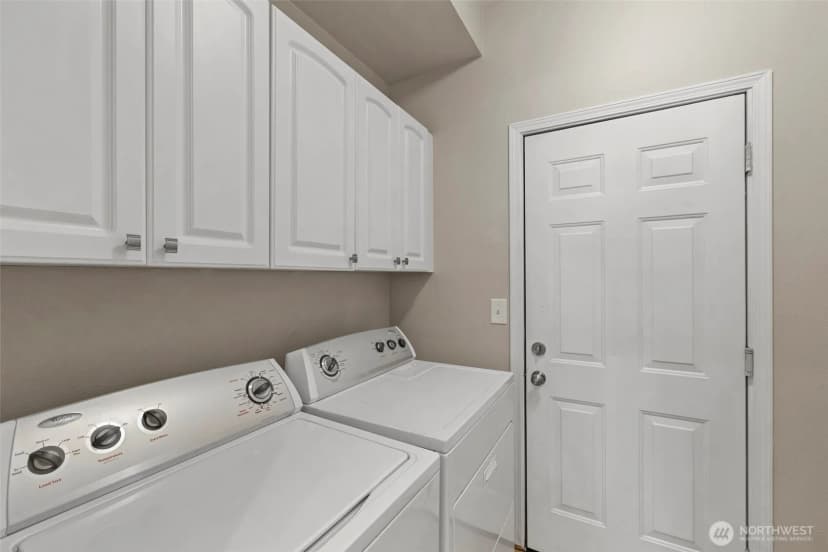 Property photo for 12438 Ne 7th Place, Bellevue photo 27