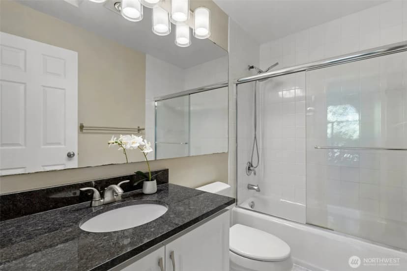 Property photo for 12438 Ne 7th Place, Bellevue photo 24