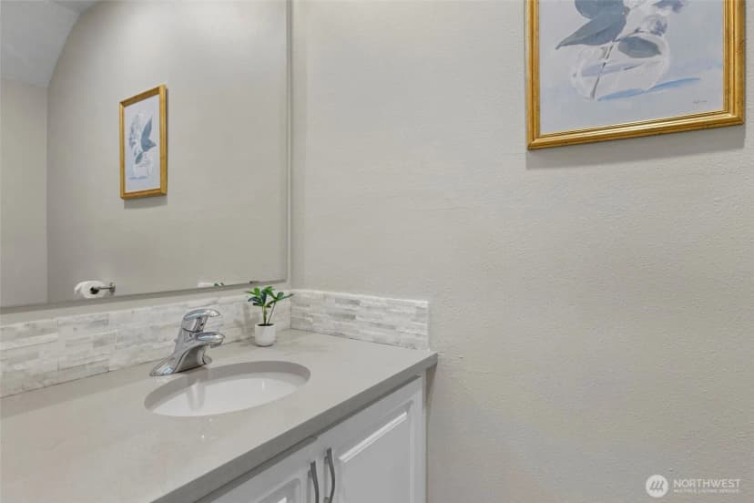 Property photo for 12438 Ne 7th Place, Bellevue photo 25