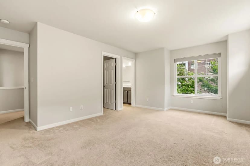 Property photo for 17520 12th Avenue Ne #b, Shoreline photo 12