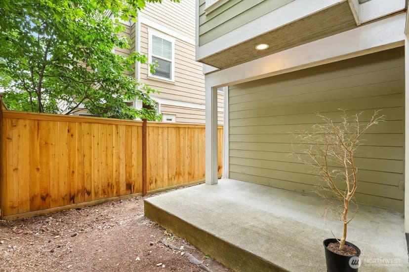 Property photo for 17520 12th Avenue Ne #b, Shoreline photo 24