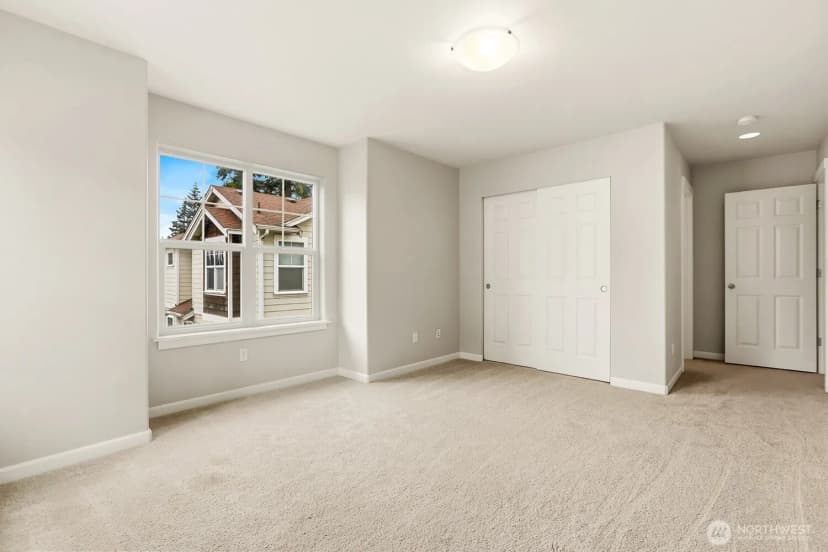 Property photo for 17520 12th Avenue Ne #b, Shoreline photo 16