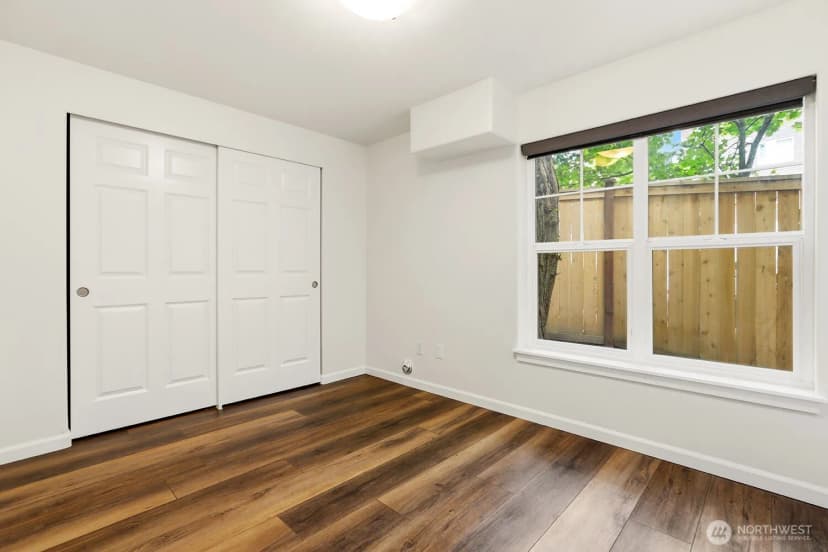 Property photo for 17520 12th Avenue Ne #b, Shoreline photo 20