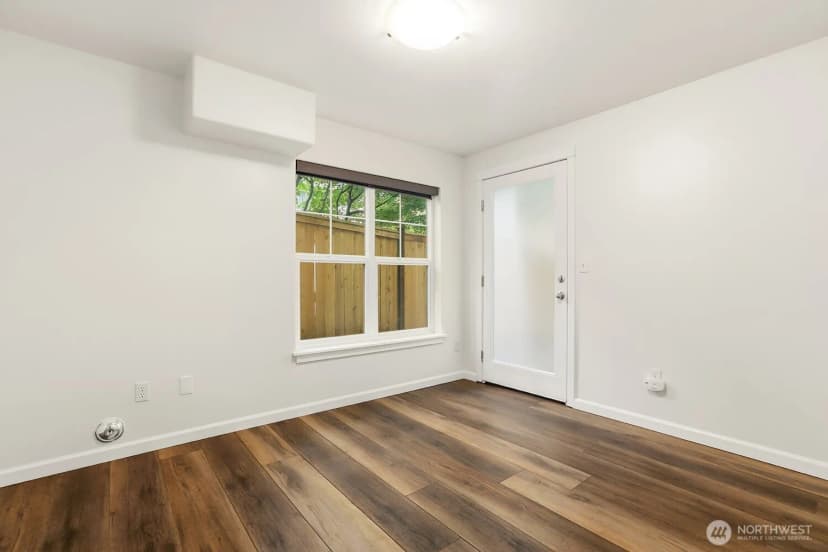 Property photo for 17520 12th Avenue Ne #b, Shoreline photo 19