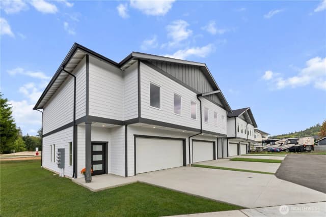 Property photo for 7921 Jensen Farm Ln, Arlington