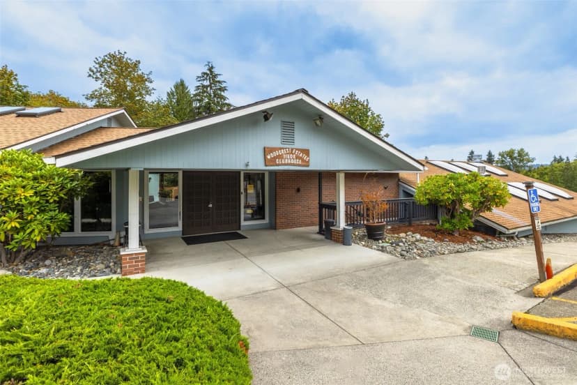 Property photo for 17114 117th Ct Ne, Bothell photo 16