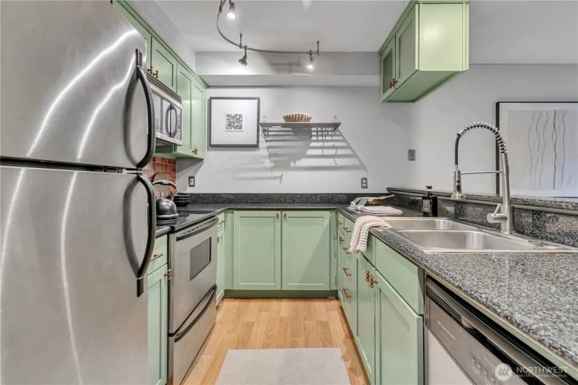 Property photo for 952 N 35th Street #102, Seattle photo 15