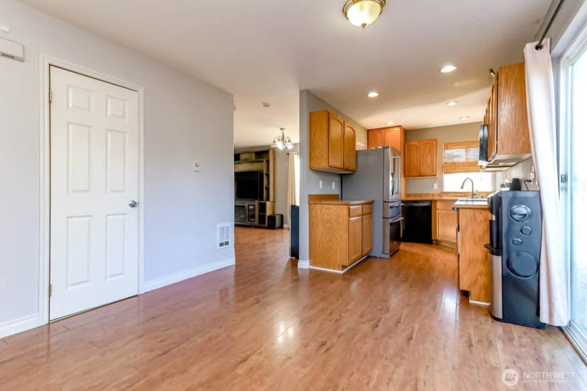 Property photo for 12211 2nd Avenue Ct E, Tacoma photo 17