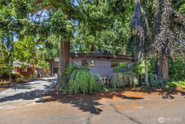 Property photo for 12521 2nd Avenue Ne, Seattle photo 3