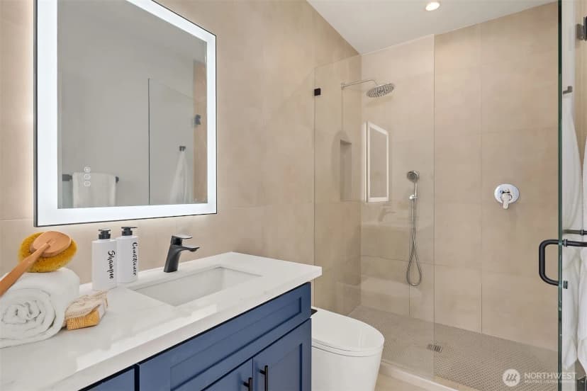 Property photo for 530 W Barrett Street, Seattle photo 12