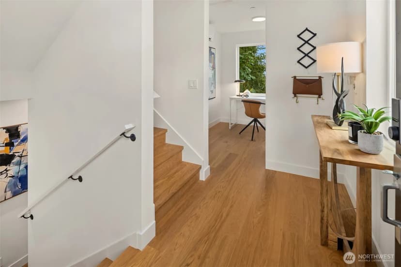 Property photo for 530 W Barrett Street, Seattle photo 10