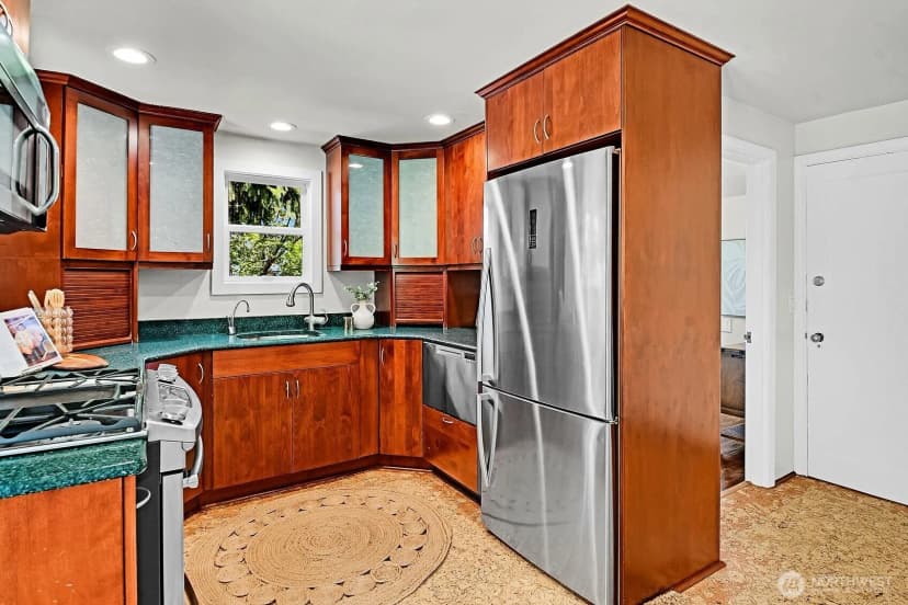 Property photo for 4201 51st Avenue S, Seattle photo 11