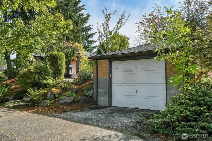 Property photo for 4201 51st Avenue S, Seattle photo 31