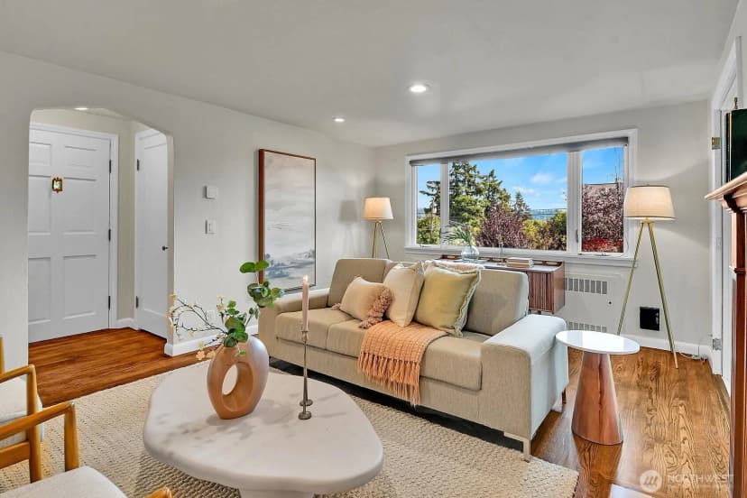 Property photo for 4201 51st Avenue S, Seattle photo 5