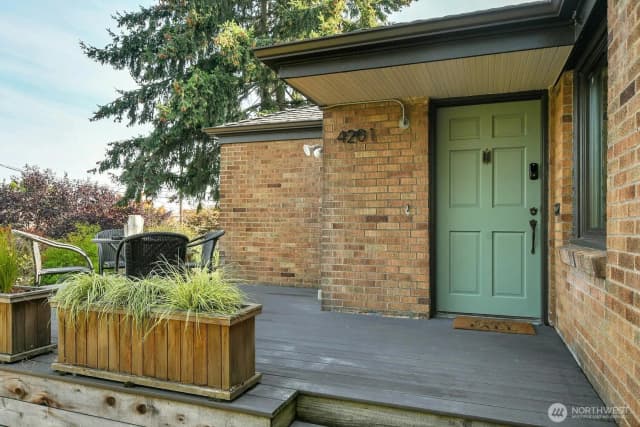 Property photo for 4201 51st Avenue S, Seattle photo 3