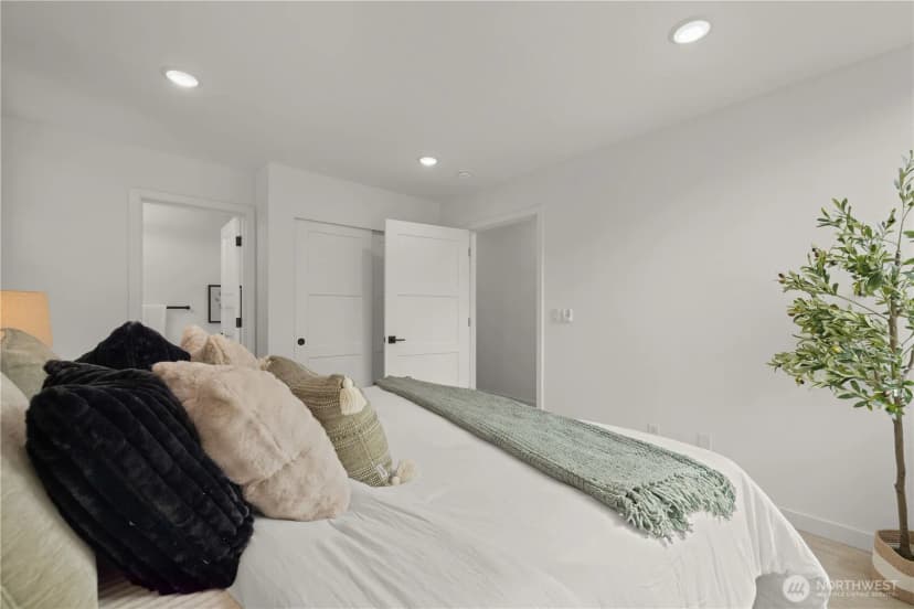 Property photo for 6540 B Latona Avenue Ne, Seattle photo 19
