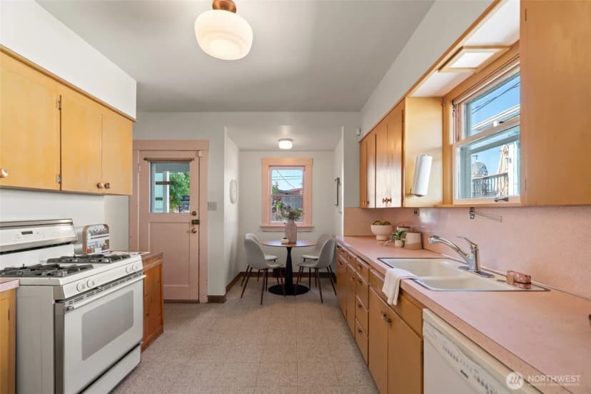 Property photo for 5021 36th Avenue Sw, Seattle photo 10