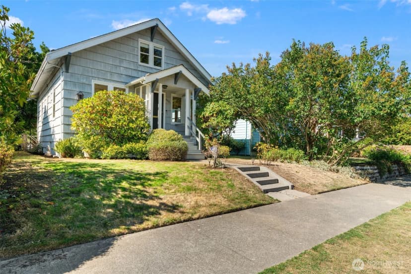 Property photo for 5021 36th Avenue Sw, Seattle photo 3