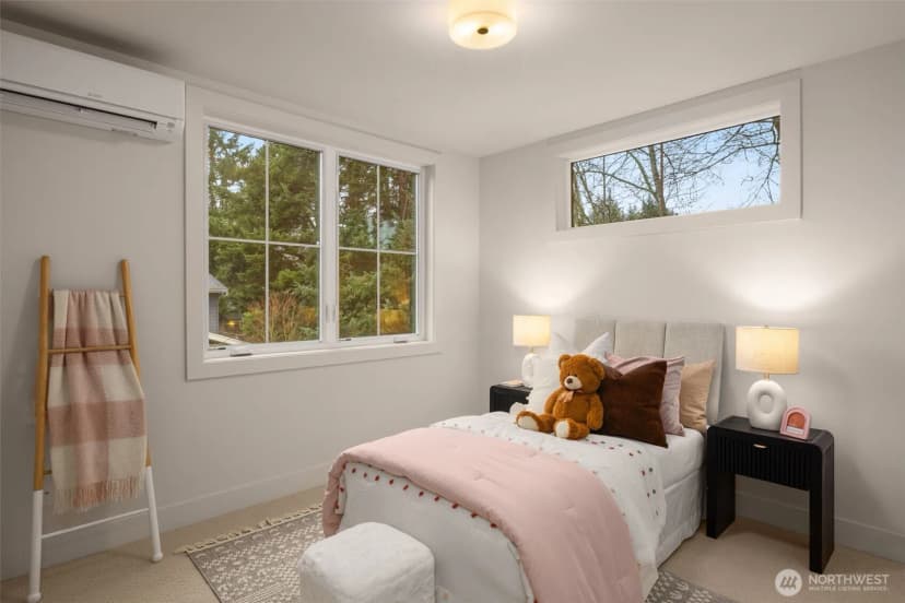 Property photo for 10618 Ne 54th Lane, Kirkland photo 26
