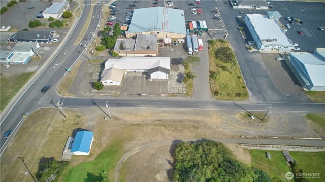 Property photo for 676 Point Brown Avenue Ne, Ocean Shores photo 3