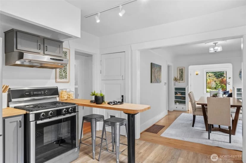 Property photo for 1423 33rd Avenue, Seattle photo 18