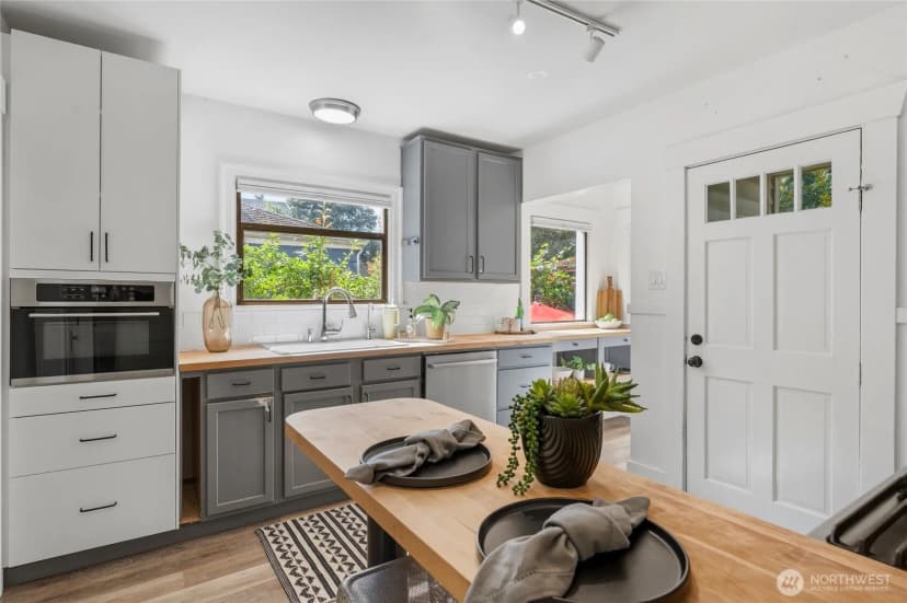 Property photo for 1423 33rd Avenue, Seattle photo 15