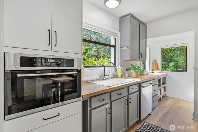 Property photo for 1423 33rd Avenue, Seattle photo 16