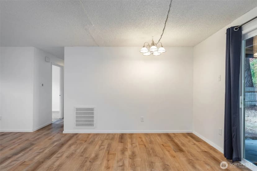 Property photo for 16458 Ne 17th Place, Bellevue photo 13
