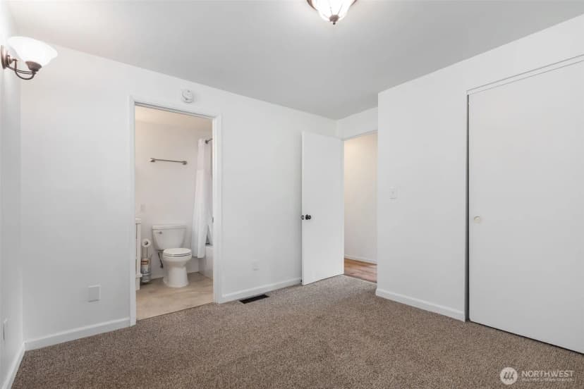 Property photo for 16458 Ne 17th Place, Bellevue photo 31