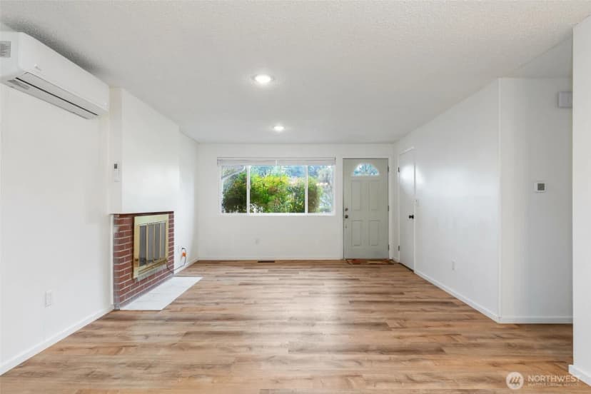 Property photo for 16458 Ne 17th Place, Bellevue photo 7