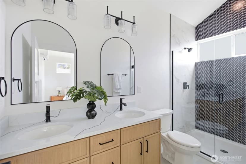 Property photo for 5718 Ne 65th Street, Seattle photo 13