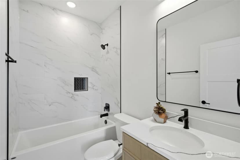 Property photo for 5718 Ne 65th Street, Seattle photo 17