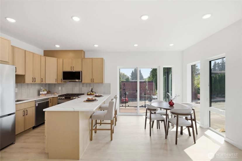 Property photo for 5718 Ne 65th Street, Seattle photo 5