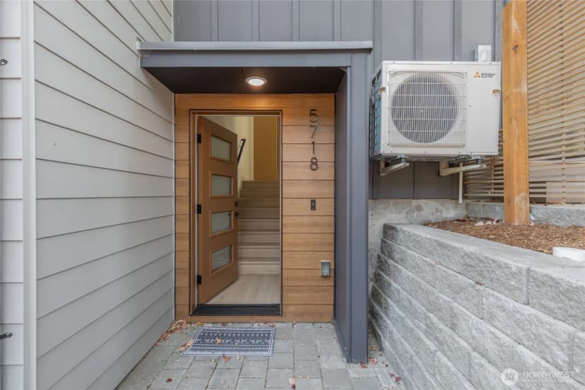 Property photo for 5718 Ne 65th Street, Seattle photo 28