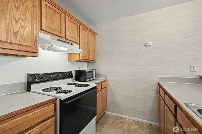 Property photo for 17431 Ambaum Blvd S ##d15, Burien photo 9