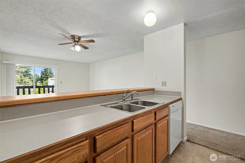 Property photo for 17431 Ambaum Blvd S ##d15, Burien photo 8