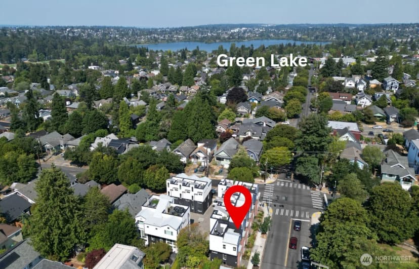 Property photo for 4919 Meridian Avenue N, Seattle photo 16
