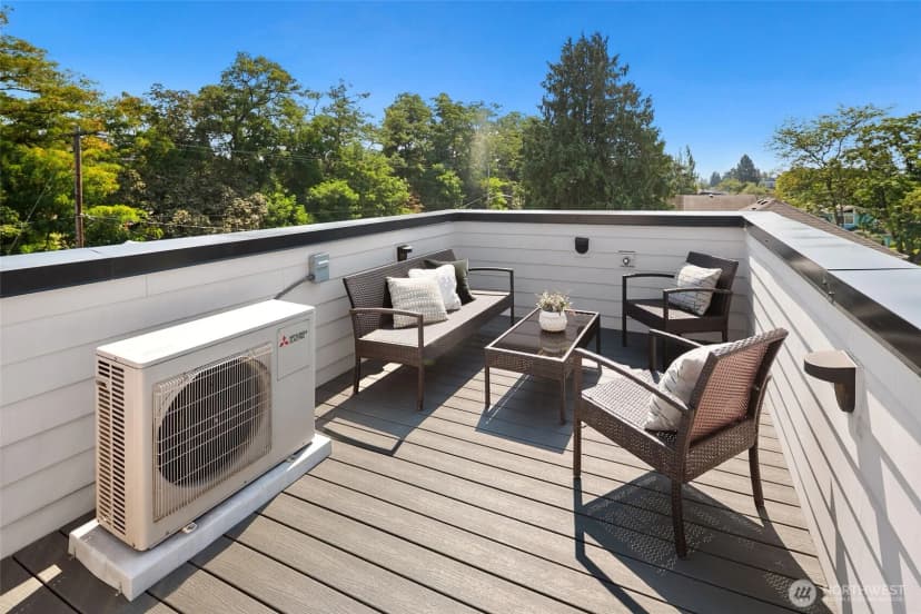 Property photo for 4919 Meridian Avenue N, Seattle photo 13