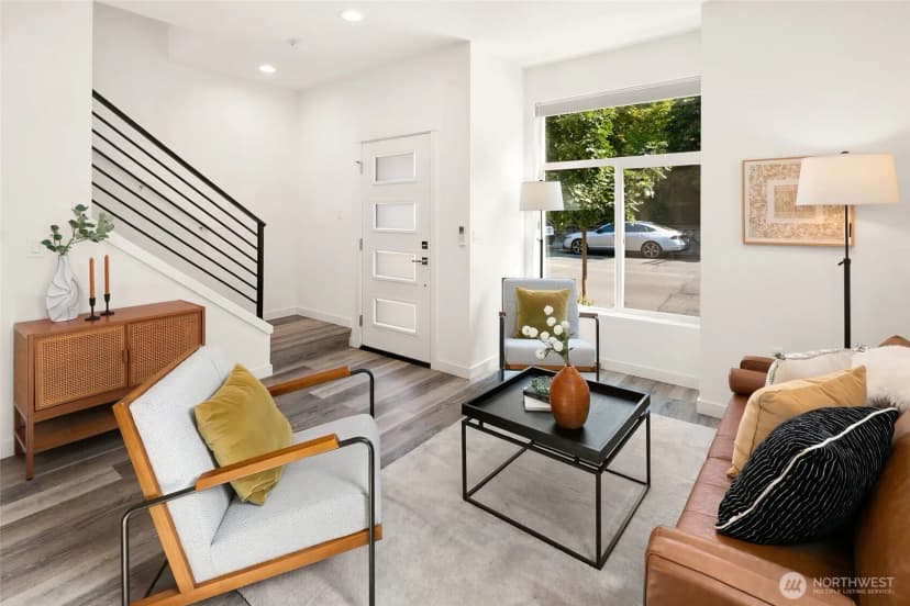 Property photo for 4919 Meridian Avenue N, Seattle photo 6