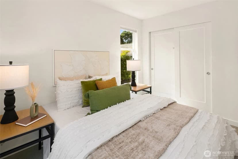Property photo for 4919 Meridian Avenue N, Seattle photo 11